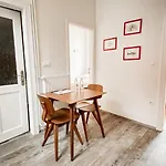 Barbo Palace Apartments And Rooms