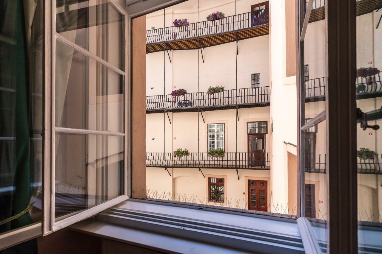 Apartma Barbo Palace And