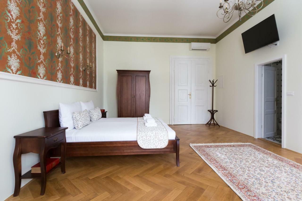 Barbo Palace And Appartement *